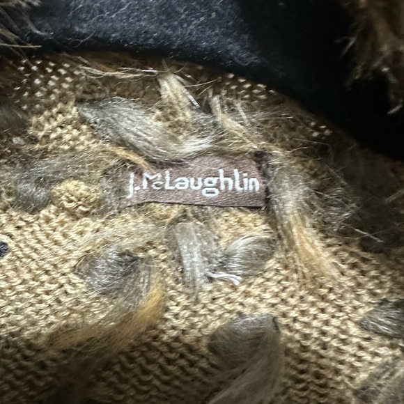 J. McLaughlin wrap Shawl Poncho Faux Fur Brown OS - Picture 3 of 3